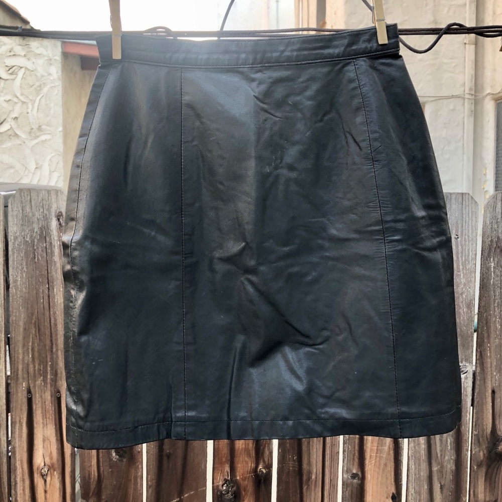 High waisted vintage black leather mini-skirt